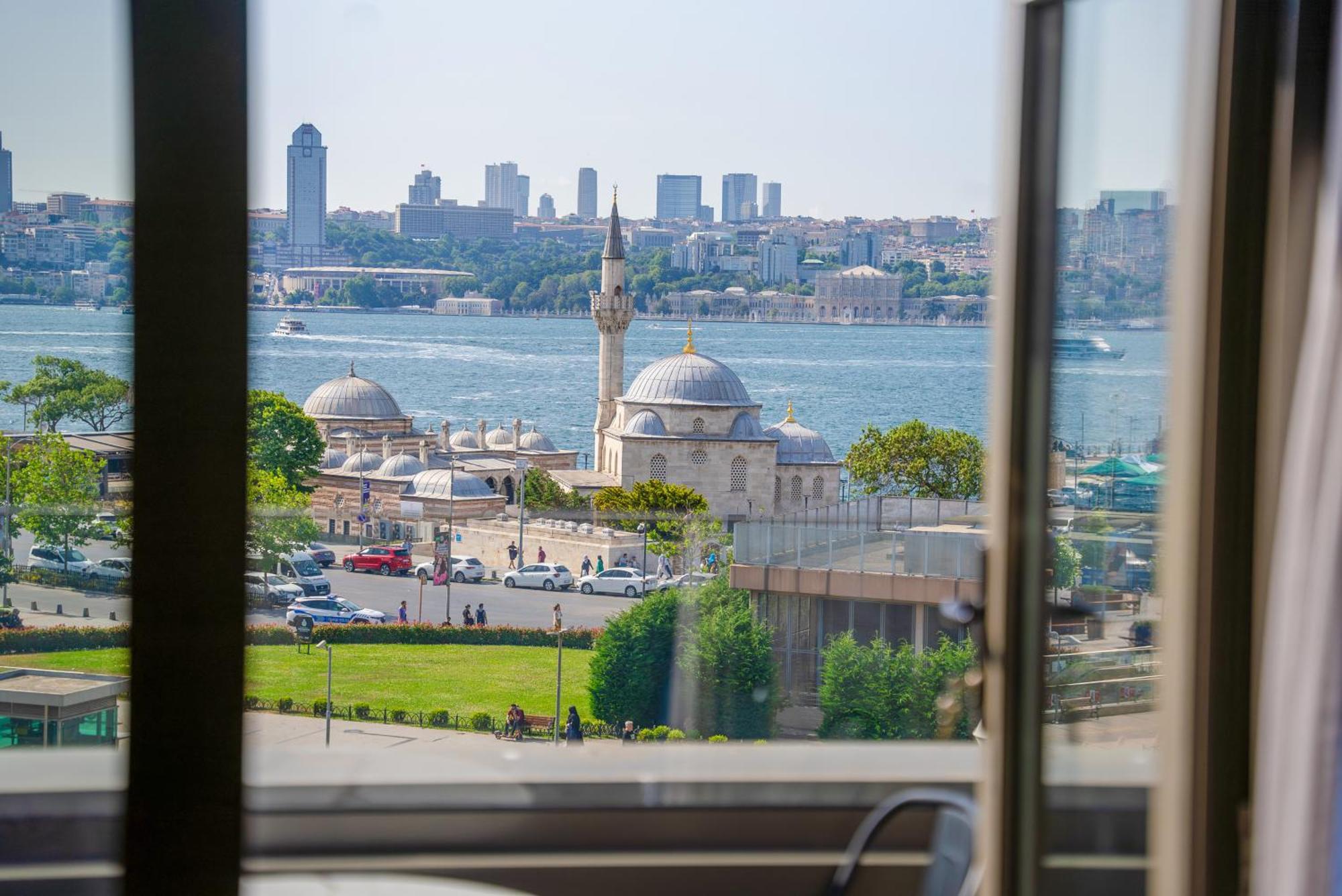 The Palm Bosphorus Hotel Estambul Exterior foto